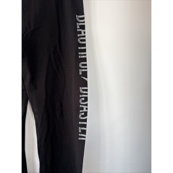 Beautiful Disaster Yoga Pants What Doesn't Kill You Will Make You Stronger LARGE - Picture 6 of 9